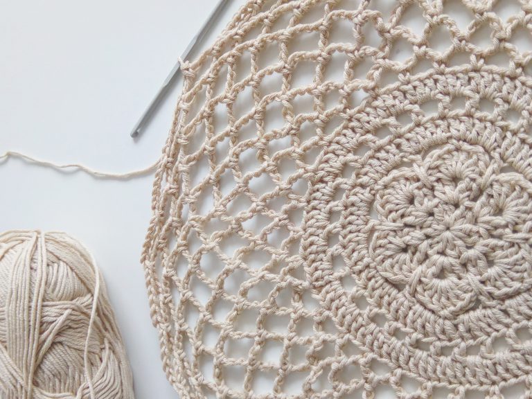 How is crochet knitwear made?