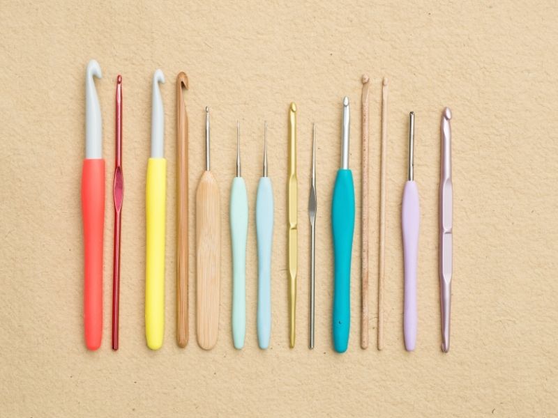 Crochet hook sizes and types - Dabbles & Babbles  Crochet hooks, Steel crochet  hook sizes, Crochet needles