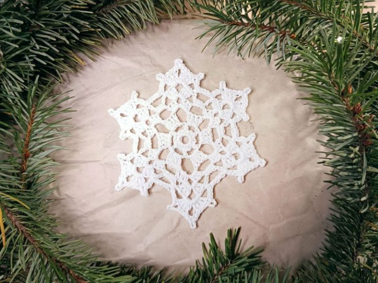 Blanche Crochet Snowflake Ornament [Free Crochet Pattern]